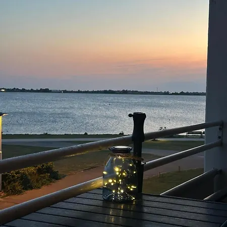 Lilos Beachhouse *